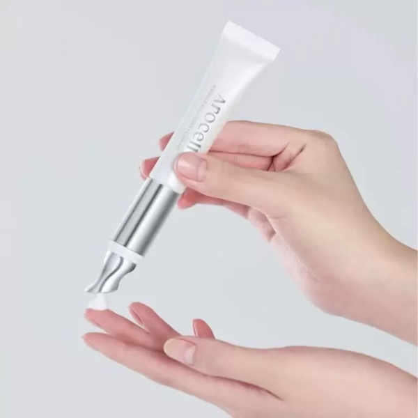 WRINKLE SOLUTION EYE CREAM paakių kremas su masažine galvute, 15ml - Image 3